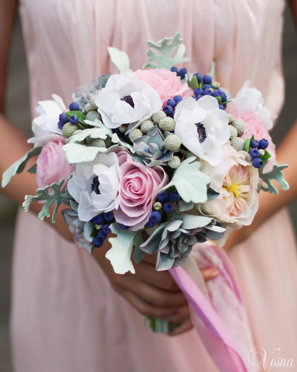 Букет невесты ручной работы. ЦВеты из полимерной глины: черника, розы, анемоны, суккуленты, зелень. Цветовая гамма свадьбы: розовый, белый, синий.