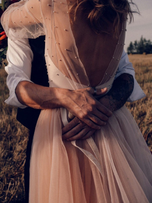 Свадебное платье с бусинами 